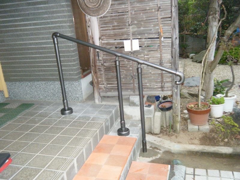 大牟田市で手すりを取り付けた介護保険の住宅改修です。